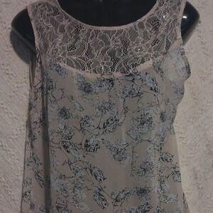 Romy Boho lace accent Top Size M
